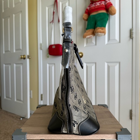 Dooney & Bourke Large Erica Monogram Black/Gray Hobo Shoulder Bag, New with Tag - Picture 4 of 8